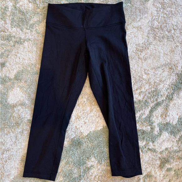 Lululemon Black Leggings cropped (20 inch inseam) - Picture 1 of 4